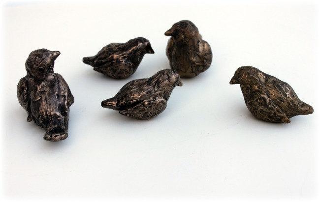 Bronze messenger birds